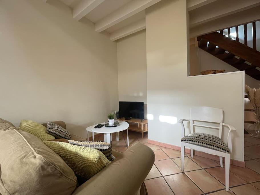 Appartement La Traverse - Au Pied De La Cite Medievale - Clim Et Terrasse *